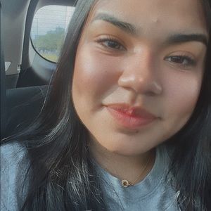 Meet your Posher, Adriana